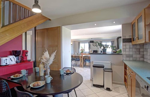Chevrieres Cabaña | Casa rural cómoda para 12 con jardín privado y spa en Auvernia-Ródano-Alpes