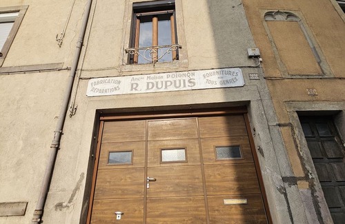 Epinal Cabaña | Casa renovada con garaje privado en Épinal
