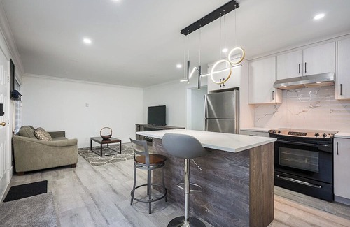 Surrey Newton Apartamento | Charming studio in wonderful Surrey with AC