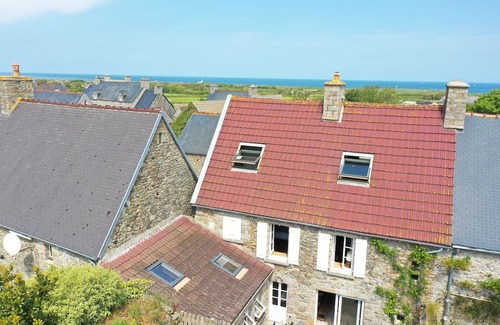 Saint-Germain-des-Vaux Casa | Stone family home - La Hague - Cotentin
