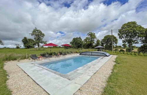 Mantilly Cabaña | Casa espaciosa con spa y jardín en el bocage normando