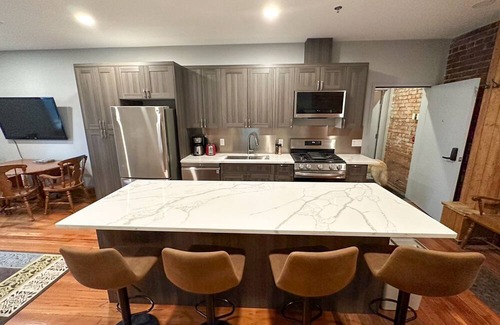 Historic Downtown Fernie Hotel | Incredible Downtown Location. Dog Friendly