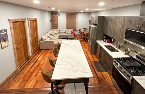 Historic Downtown Fernie Hotel | Incredible Downtown Location. Dog Friendly