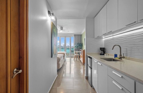 Puerta de Tierra Apartamento | Beachfront | Historic San Juan | Atlantic Vistas