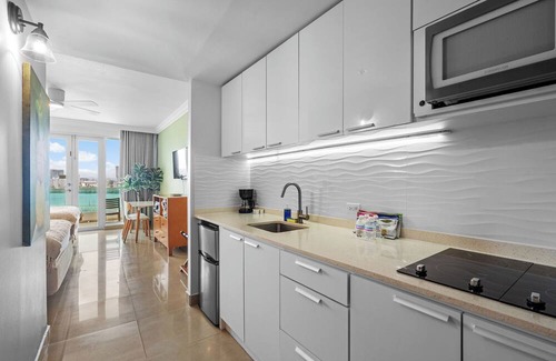 Puerta de Tierra Apartamento | Beachfront | Historic San Juan | Atlantic Vistas