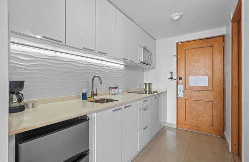 Puerta de Tierra Apartamento | Beachfront | Historic San Juan | Atlantic Vistas