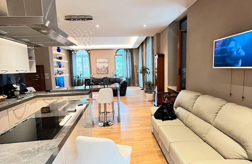 Canale Apartamento | Apartment 'Magnifico Roero Relax Three Bedrooms' with Balcony, Wi-Fi and Air Conditioning