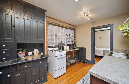 Pueblo Casa | Charming 2-bedroom building in Pueblo