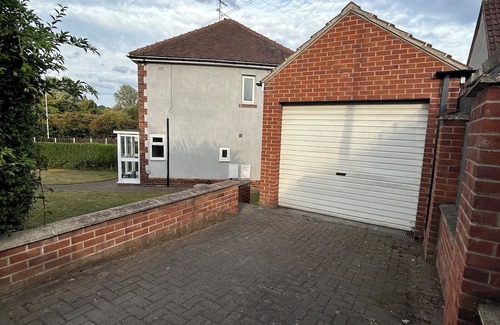 Hellaby Alquiler De Eote | Hellaby House- minutes from the M1 & M18. Across from Hellaby Hotel-Pet friendly