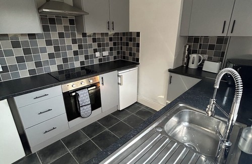 Hellaby Alquiler De Eote | Hellaby House- minutes from the M1 & M18. Across from Hellaby Hotel-Pet friendly