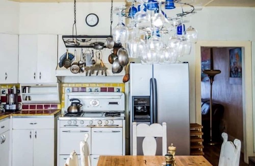 San Cristobal Cabina | Adobe Cottage on Organic Farm Stay near Taos, New Mexico