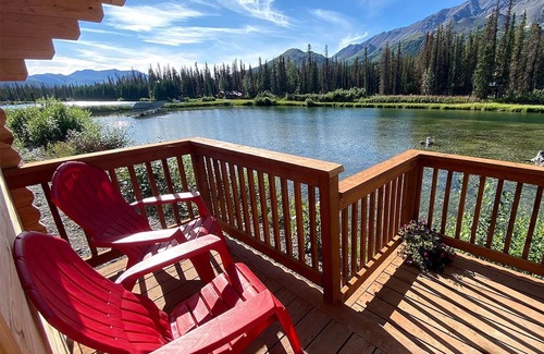 Denali Cabina | Remote and Serene Lakefront Cabin in Cantwell, Alaska, with Gorgeous Views of Nations Mountain