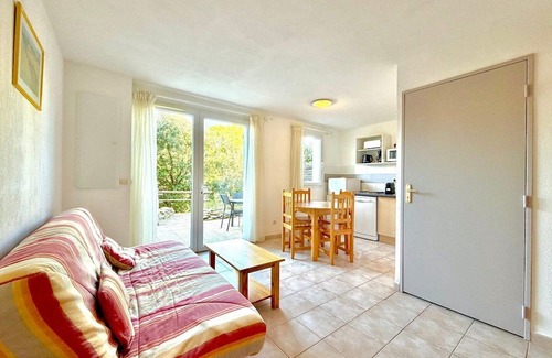 Calvisson Apartamento | Terrasse du Sud, 4 guests, Pool in Calvisson