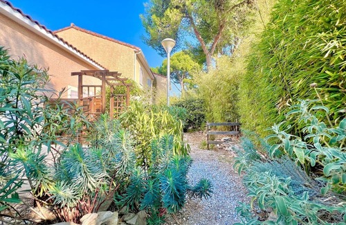 Calvisson Apartamento | Le Soleil du Mas, 2 guests, Pool in Calvisson