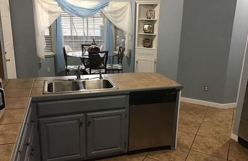 Benton Casa | Charming 3-bedroom 2.5 bath house in pleasant Yazoo City with plenty of space