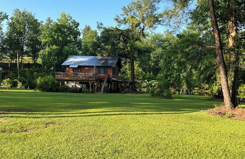 Williston Cabina | Cabin on secluded horse farm with stocked pond.