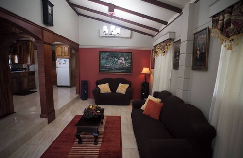 Longdenville Casa | A Quiet Retreat - 3 bedroom house at Chaguanas