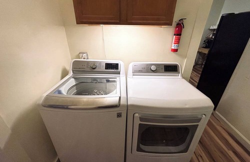 Maryville Cabaña | Creekside Cottage: Private, Peaceful, Cozy Escape, Pet Friendly