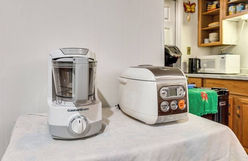 Greenwich Apartamento | 2 Mi to NYC Train: Greenwich Apt w/River View