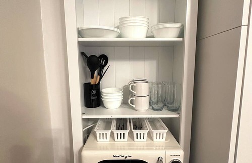 Exeter Apartamento | Liz Room in downtown Exeter next to PEA