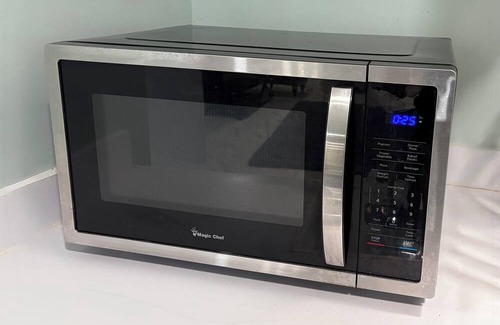 Watertown Apartamento | Lower-level, a Double bed, shared bath & kitchen