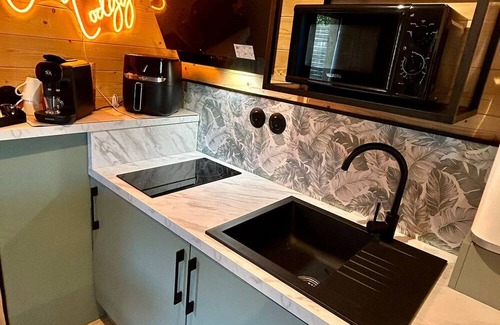 Eslettes Chalet De Esquí | Cosy escape in a small chalet 🏠 with outdoor jacuzzi!