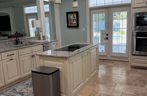 Paris Casa | Peaceful Home Private Pool Conveniently located!