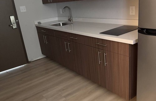 Sulphur Casa | Double Queen Bedroom with Kitchen