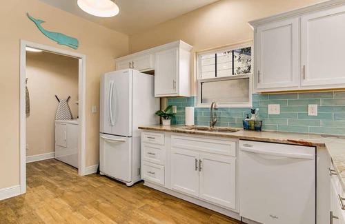 New Warrington Casa | The Seahorse Cottage- Near NAS/Beaches/Downtown