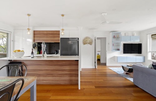 Mordialloc Casa | Relaxed Bayside Stay with Outdoor Space