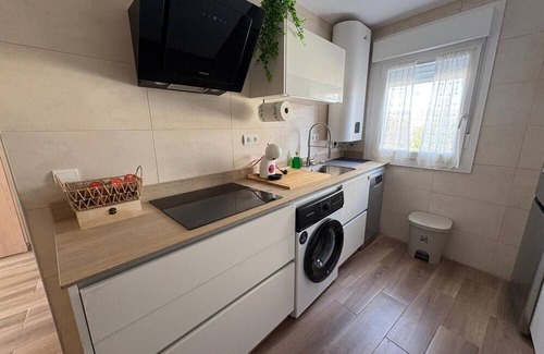 Ponferrada Casa | Apartment 'El Pisito De La Estrella' with Mountain View and Wi-Fi