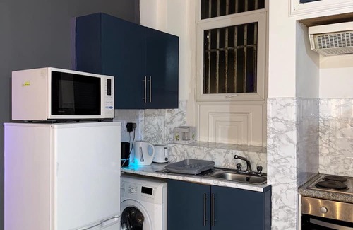 Bradford Apartamento | Relaxing stay in prime location 5-10 mins from views,malls,foods (everywhere)