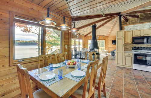 Stambaugh Casa | All-Season Adventures! Chicaugon Lakefront Gem