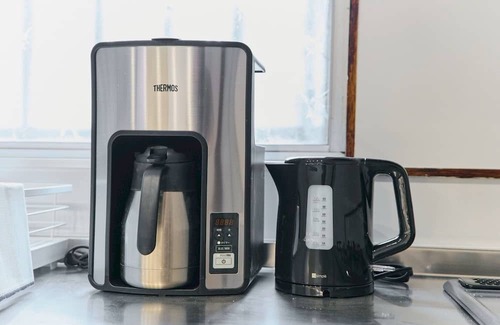 Inuyama Casa | Inuyama Castle within 10 minutes/80-inch movie theater/free parking/6 beds + 1 sofa bed/83 sq.m./Up to 10 guests/mono rental/coffee maker available