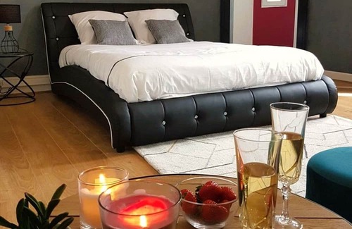 Cluis Cama Y Desayuno | Family Suite at Castle with Park Balcony