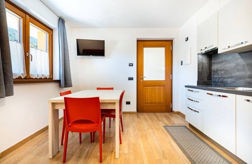 Isolaccia Apartamento | Apartment '2' with Mountain View, Shared Terrace and Wi-Fi