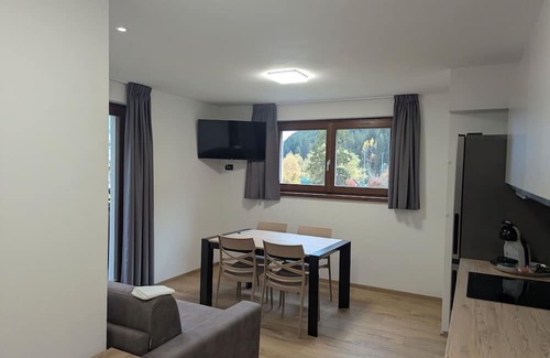 Isolaccia Apartamento | Apartment '4' with Mountain View, Shared Garden and Wi-Fi