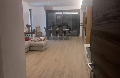 Castello dell'Acqua Apartamento | Apartment 'Laris' with Mountain View, Balcony and Wi-Fi