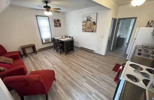 Sturgis Apartamento | Newly Remodeled 1 BR, 3 Blocks to Sturgis Rally