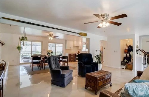 Kettering Casa | Tranquil, spacious in one of Ohio’s nicest neighborhoods.