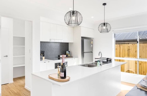 Greenbank Casa | Convenient Brandnew 4 Beds House, 5 mins to mall
