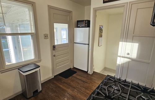 Warren Casa | Cozy home away from home,great for traveling professionals and short term guests