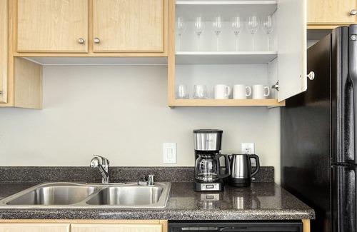 Los Angeles Apartamento | Sunny Playa Vista 1BR w/ Pool, W/D & Gym, nr beach, by Blueground