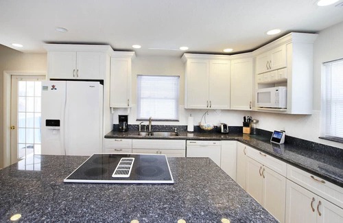 Captiva Casa | Sunset Captiva 38 - Short walk to beach, pool, dock in Village area of Island