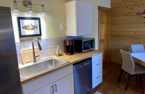 Bear Creek Apartamento | Salmon Suite at Bell In The Woods B&B (2 x Queen/Twin) Max 5ppl