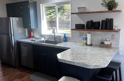 Dingle Casa | 1-Min Walk to Private Beach, Lake Views, Pickleball, Gated Family Getaway!