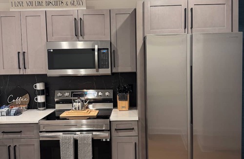Downtown Baltimore Casa | Spacious 3BR, 3.5BA Home with Ensuite Bathrooms & Modern Comforts
