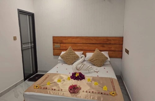 Felidhoo Cama Y Desayuno | Charming 2-bedroom bed & breakfast in lovely Felidhoo with AC