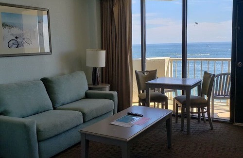Northeast Virginia Beach Complejo | 1BR Oceanfront Resort in VA Beach! Aug 16-Aug 23 6th Floor,Beach Quarters,by HGV