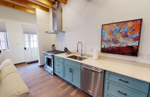 Historic Eastside Casa | Delgado C-2: Just one block from Canyon Road!
